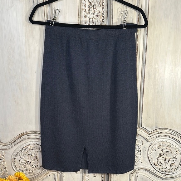 Elegant Gray/Blue Knit Women's Skirt - Picture 5 of 8